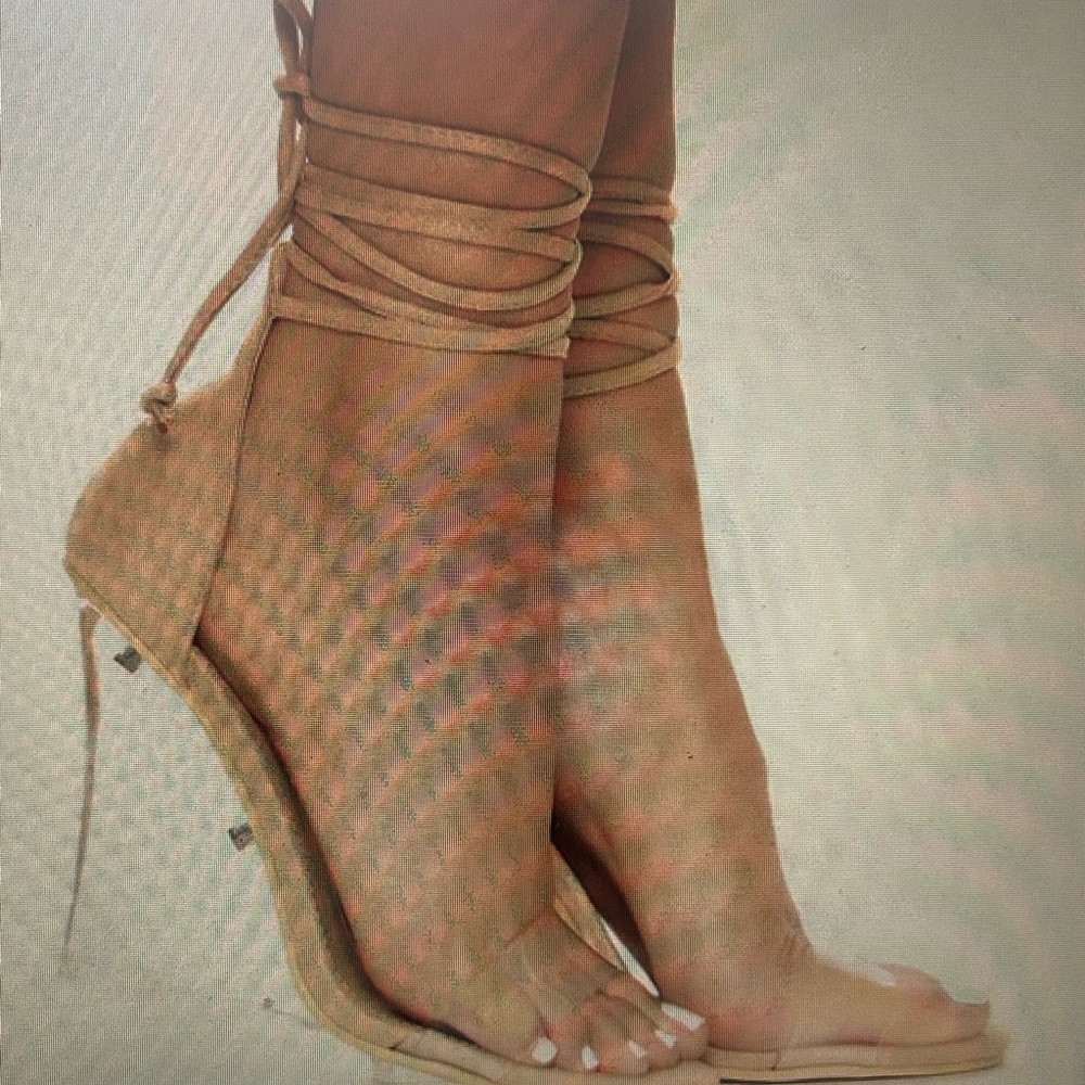 Magnetic Attraction Wedges - Nude Sz 7